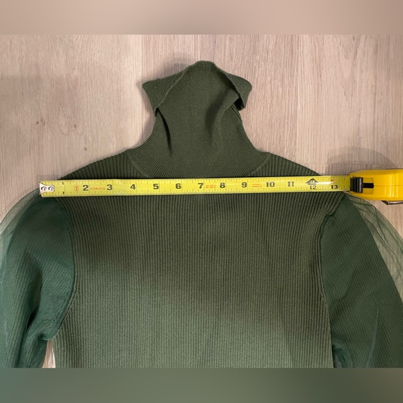 Green turtleneck sweater with tulle sleeves - Picture 8 of 10